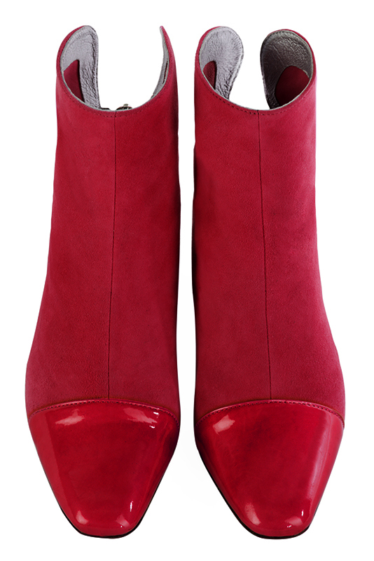 Scarlet red women's ankle boots with a zip at the back. Square toe. Medium block heels. Top view - Florence KOOIJMAN